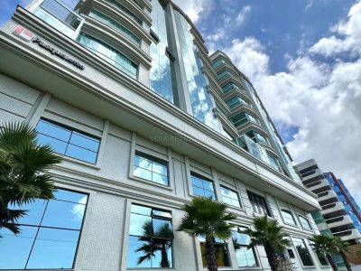 Apartamento à venda com 4 dormitórios, 186m² e 3 vagas no bairro Estreito em Itapema