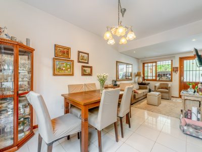 Casa em Condomínio à venda com 3 dormitórios, 138m² e 2 vagas no bairro Ipanema, Zona Sul de Porto Alegre