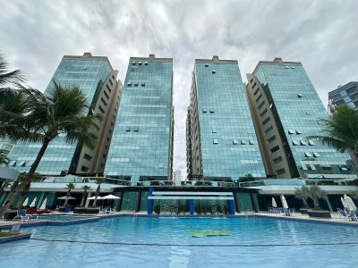 Apartamento à venda com 5 dormitórios, 352m² e 2 vagas no bairro Centro em Itapema