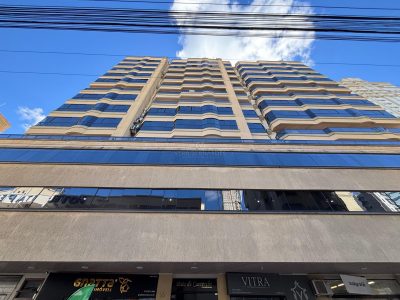 Apartamento à venda com 4 dormitórios, 147m² e 1 vaga no bairro Meia Praia em Itapema