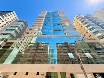 Apartamento à venda com 4 dormitórios, 185m² e 3 vagas no bairro Meia Praia em Itapema