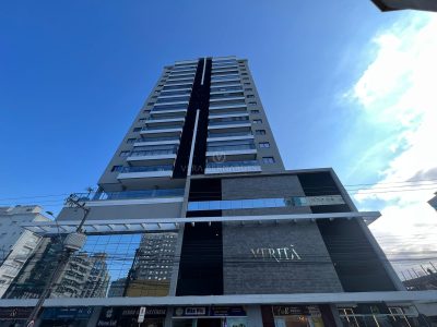 Apartamento à venda com 3 dormitórios, 124m² e 2 vagas no bairro Meia Praia em Itapema