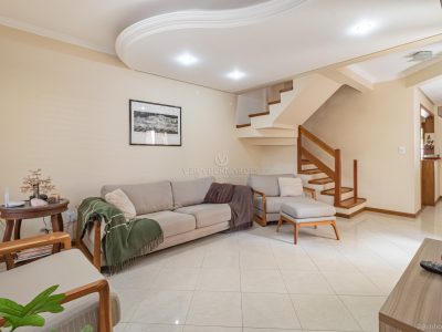 Casa à venda com 3 dormitórios, 197m² e 2 vagas no bairro Tristeza, Zona Sul de Porto Alegre