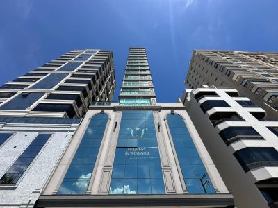 Apartamento à venda com 3 dormitórios, 102m² e 2 vagas no bairro Pereque em Porto Belo