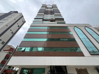 Apartamento à venda com 3 dormitórios, 122m² e 2 vagas no bairro Meia Praia em Itapema