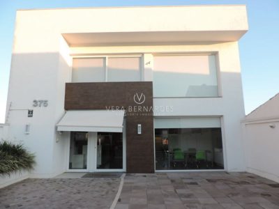 Prédio Comercial à venda com 225m² e 12 vagas no bairro Aberta dos Morros, Zona Sul de Porto Alegre
