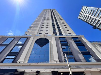 Apartamento à venda com 4 dormitórios, 208m² e 3 vagas no bairro Centro em Itapema