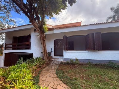 Casa à venda com 3 dormitórios, 410m² e 3 vagas no bairro Jardim Isabel, Zona Sul de Porto Alegre