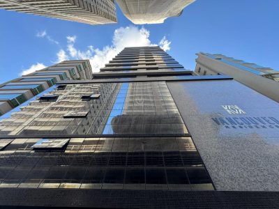 Apartamento à venda com 3 dormitórios, 124m² e 3 vagas no bairro Meia Praia em Itapema