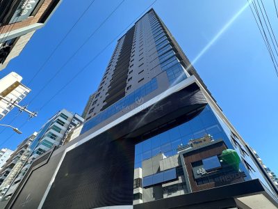 Apartamento à venda com 4 dormitórios, 200m² e 3 vagas no bairro Meia Praia em Itapema