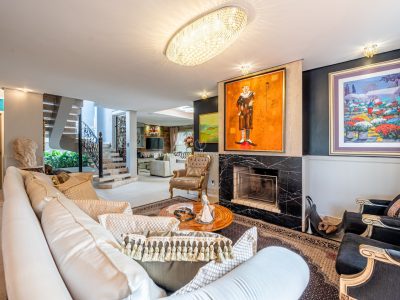 Casa em Condomínio à venda com 3 dormitórios, 592m² e 4 vagas no bairro Terra Ville, Zona Sul de Porto Alegre