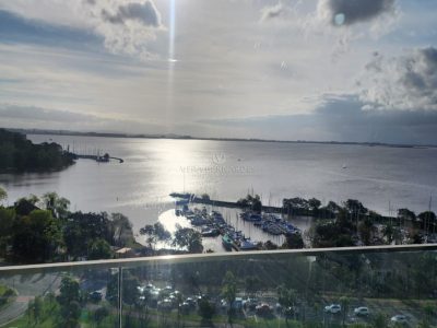 Apartamento à venda com 3 dormitórios, 299m² e 3 vagas no bairro Cristal, Zona Sul de Porto Alegre