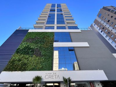 Apartamento à venda com 3 dormitórios, 114m² e 2 vagas no bairro Meia Praia em Itapema