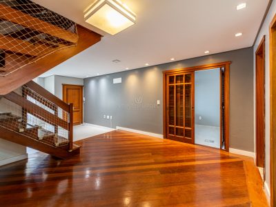 Casa em Condomínio à venda com 3 dormitórios, 268m² e 2 vagas no bairro Ipanema, Zona Sul de Porto Alegre