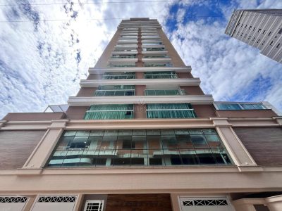 Apartamento à venda com 2 dormitórios, 86m² e 2 vagas no bairro Centro em Itapema
