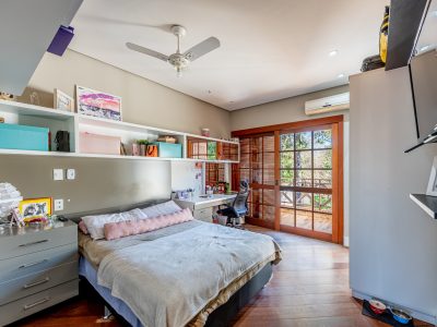 Casa em Condomínio à venda com 3 dormitórios, 174m² e 3 vagas no bairro Tristeza, Zona Sul de Porto Alegre