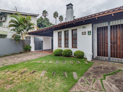 Casa à venda com 4 dormitórios, 247m² e 3 vagas no bairro Ipanema, Zona Sul de Porto Alegre