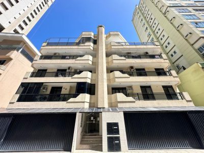 Apartamento à venda com 2 dormitórios, 70m² e 1 vaga no bairro Meia Praia em Itapema