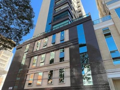 Apartamento à venda com 2 dormitórios, 84m² e 2 vagas no bairro Meia Praia em Itapema