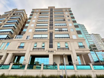 Apartamento à venda com 4 dormitórios, 200m² e 3 vagas no bairro Meia Praia em Itapema
