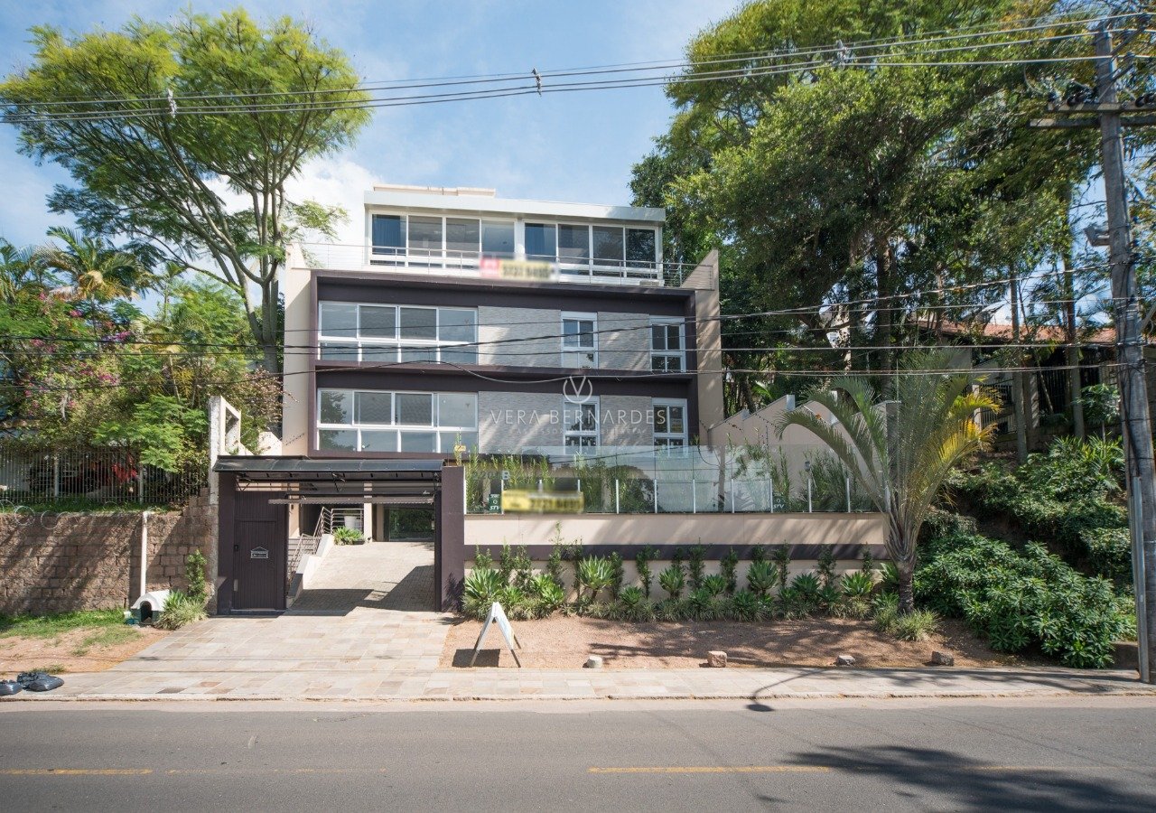 Apartamento à venda com 4 dormitórios, 550m² e 4 vagas no bairro Vila Assunção, Zona Sul de Porto Alegre