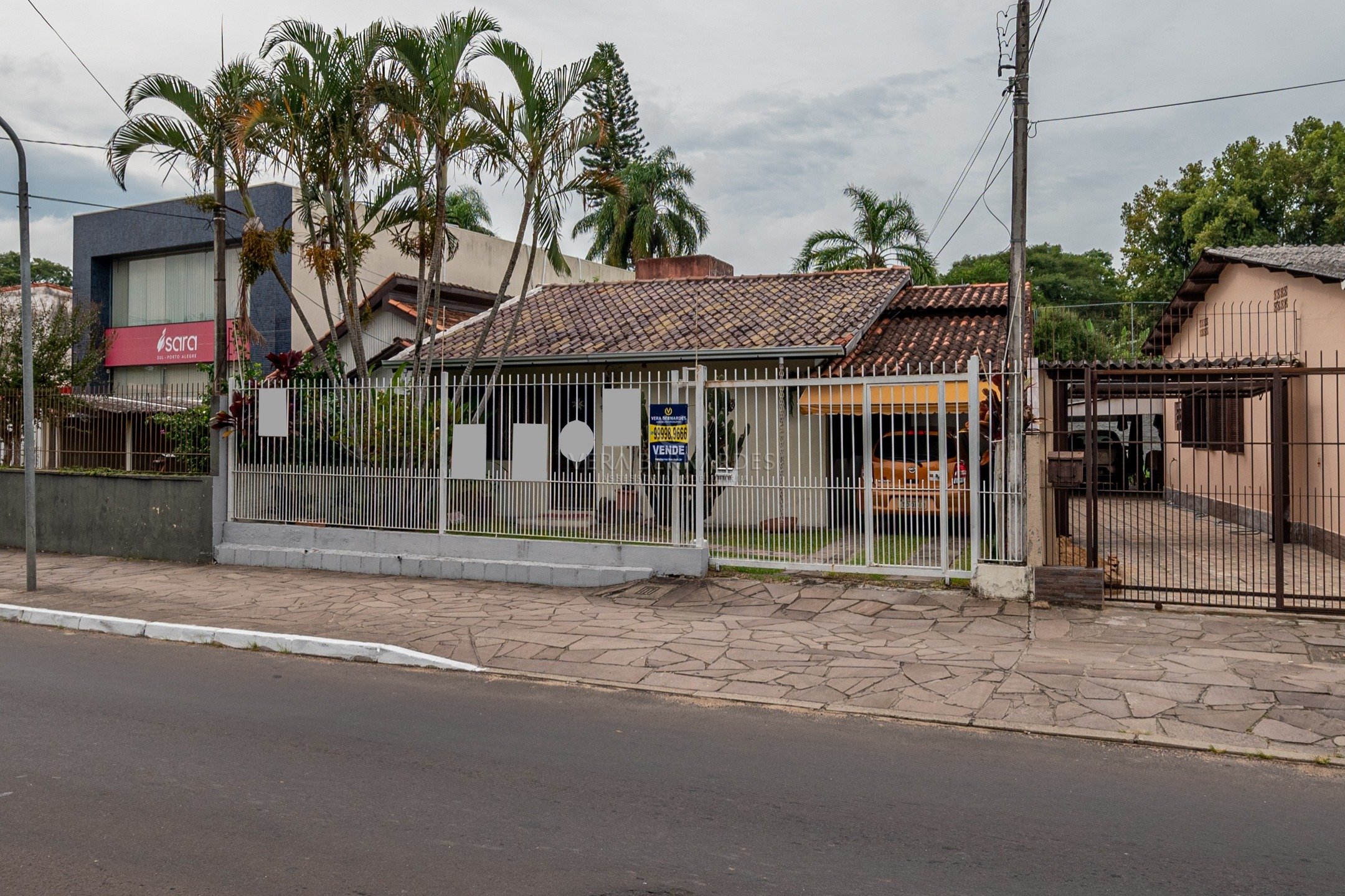 Casa Térrea à venda com 3 dormitórios, 148m² e 2 vagas no bairro Ipanema, Zona Sul de Porto Alegre