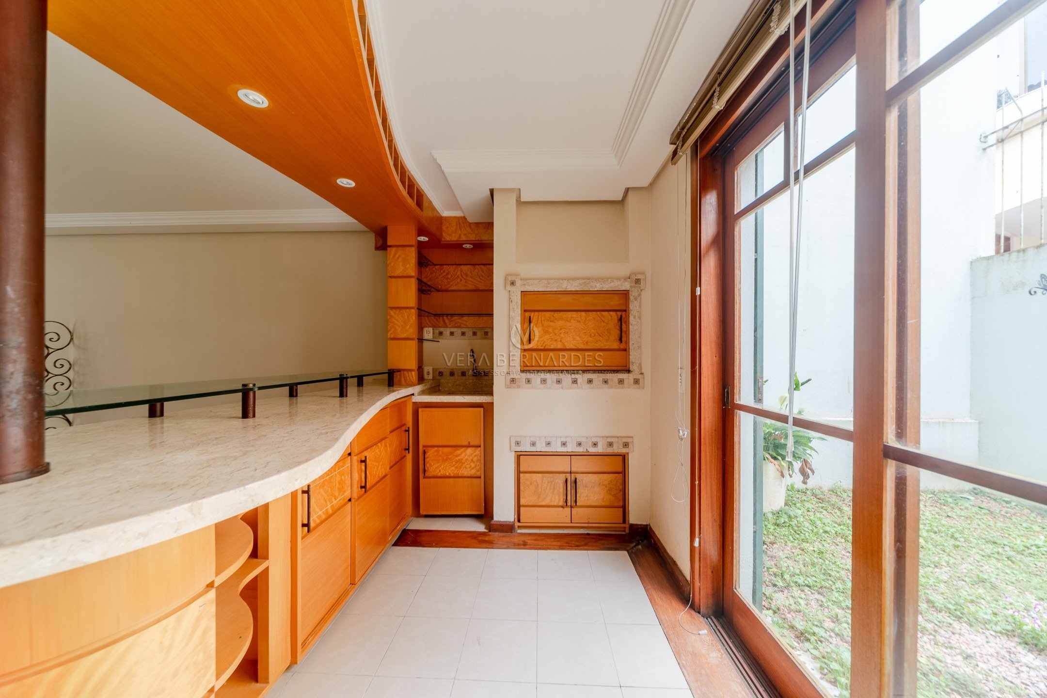 Casa em Condomínio à venda com 3 dormitórios, 225m² e 2 vagas no bairro Jardim Isabel, Zona Sul de Porto Alegre