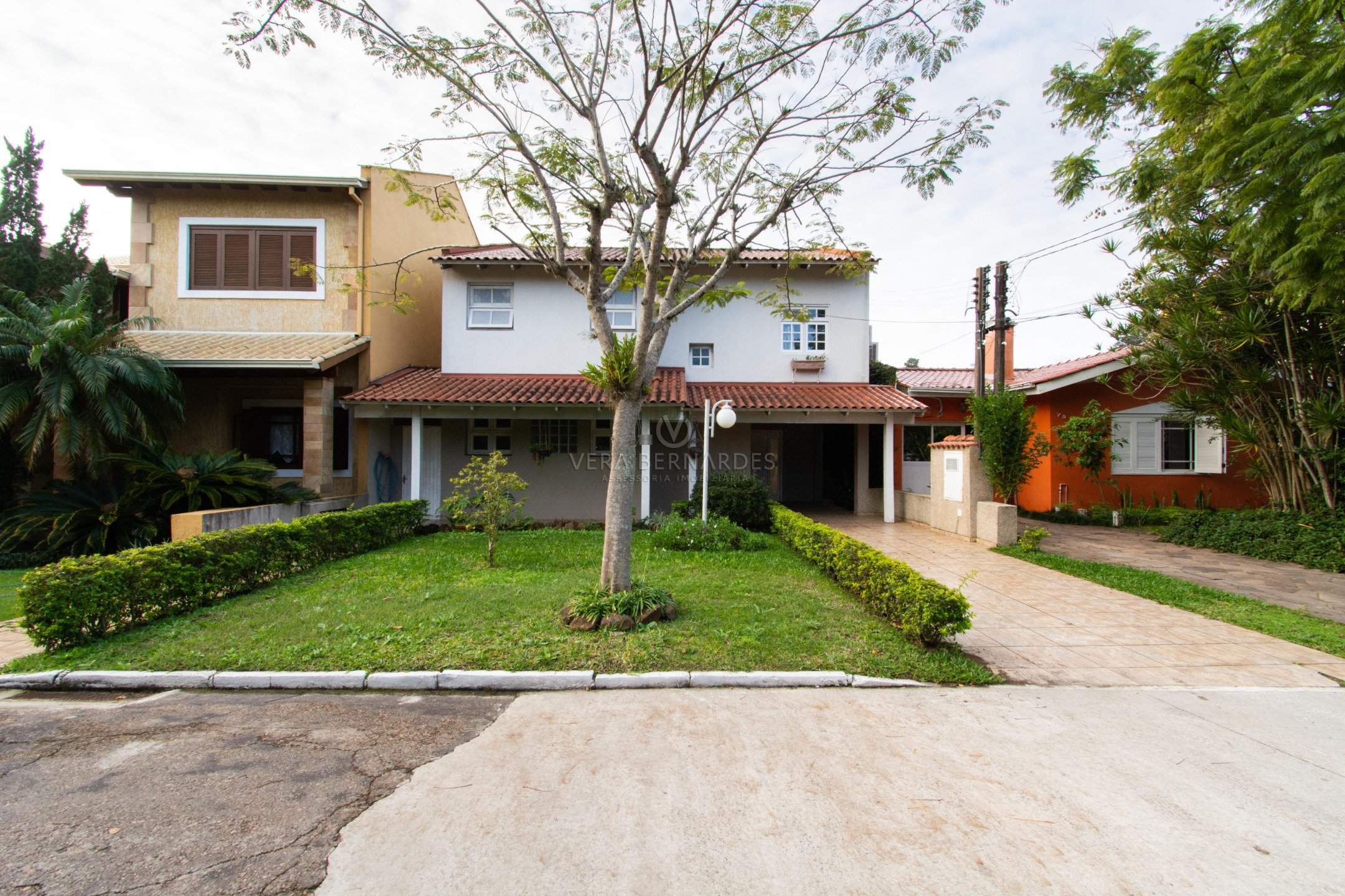 Casa em Condomínio à venda com 4 dormitórios, 208m² e 2 vagas no bairro Ipanema, Zona Sul de Porto Alegre
