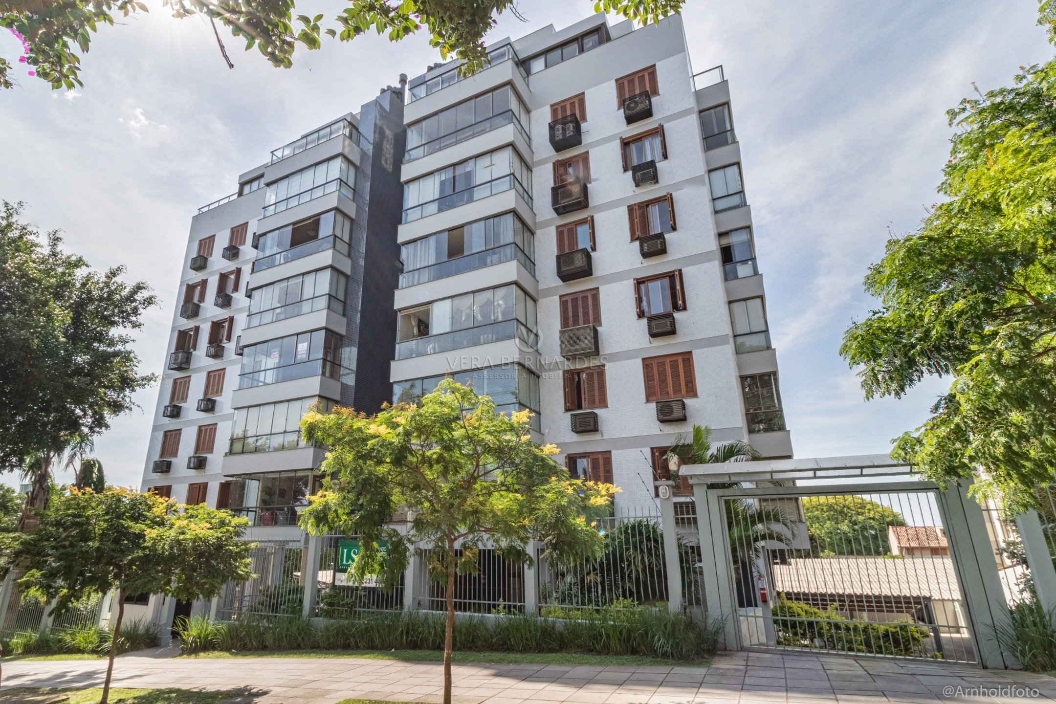 Apartamento à venda com 2 dormitórios, 78m² e 2 vagas no bairro Tristeza, Zona Sul de Porto Alegre