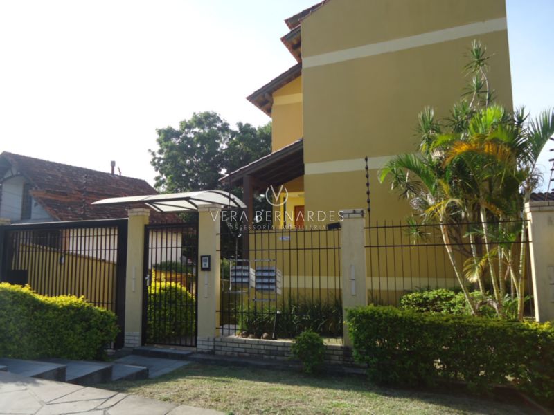 Casa em Condomínio à venda com 3 dormitórios, 168m² e 3 vagas no bairro Tristeza, Zona Sul de Porto Alegre