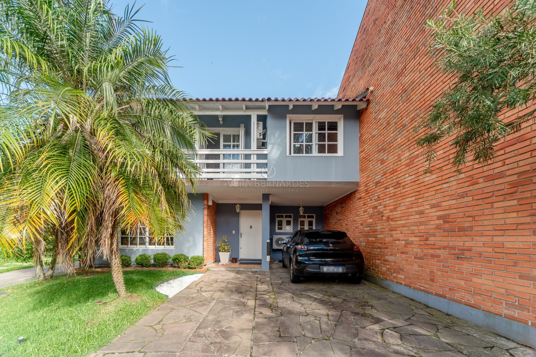 Casa em Condomínio à venda com 4 dormitórios, 215m² e 3 vagas no bairro Jardim Isabel, Zona Sul de Porto Alegre