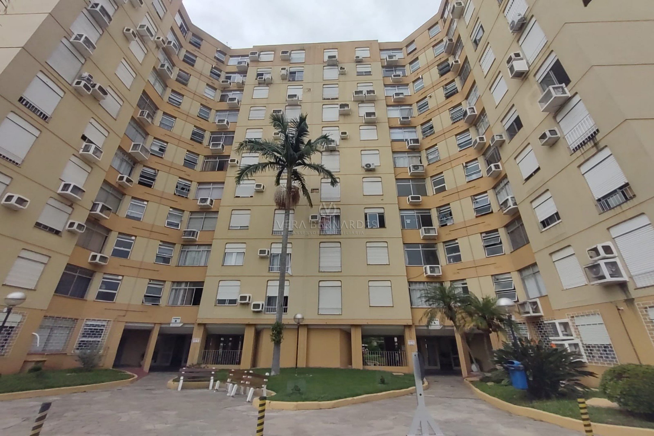 Apartamento à venda com 2 dormitórios, 63m² e 1 vaga no bairro Cristal, Zona Sul de Porto Alegre