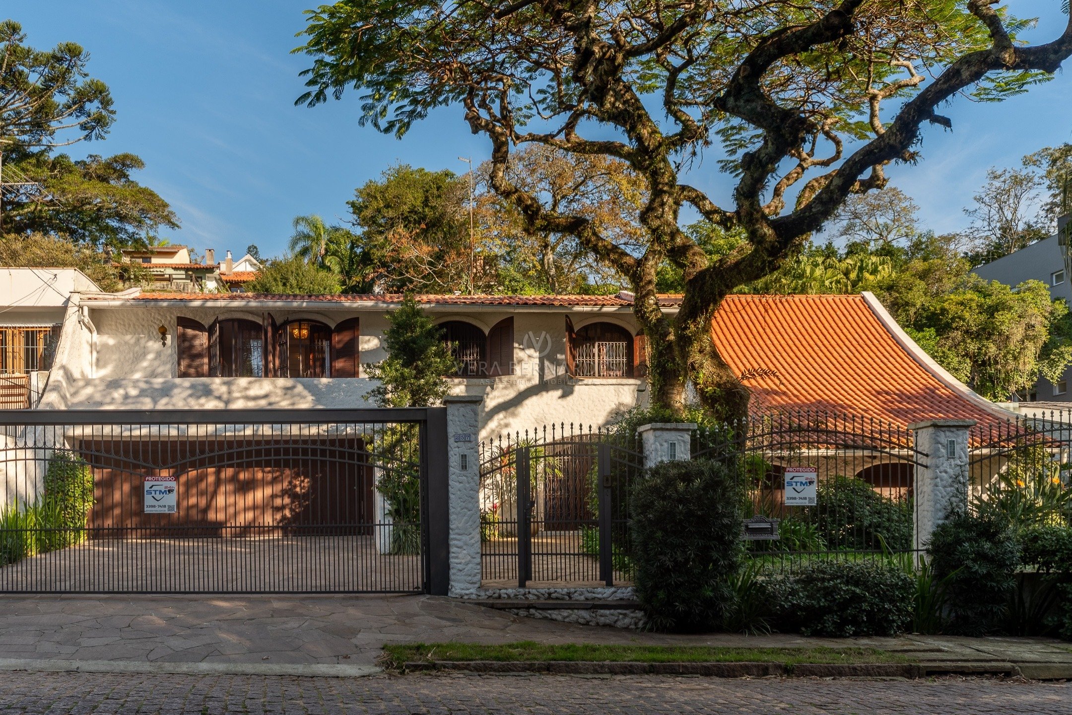 Casa à venda com 3 dormitórios, 460m² e 4 vagas no bairro Vila Conceição, Zona Sul de Porto Alegre