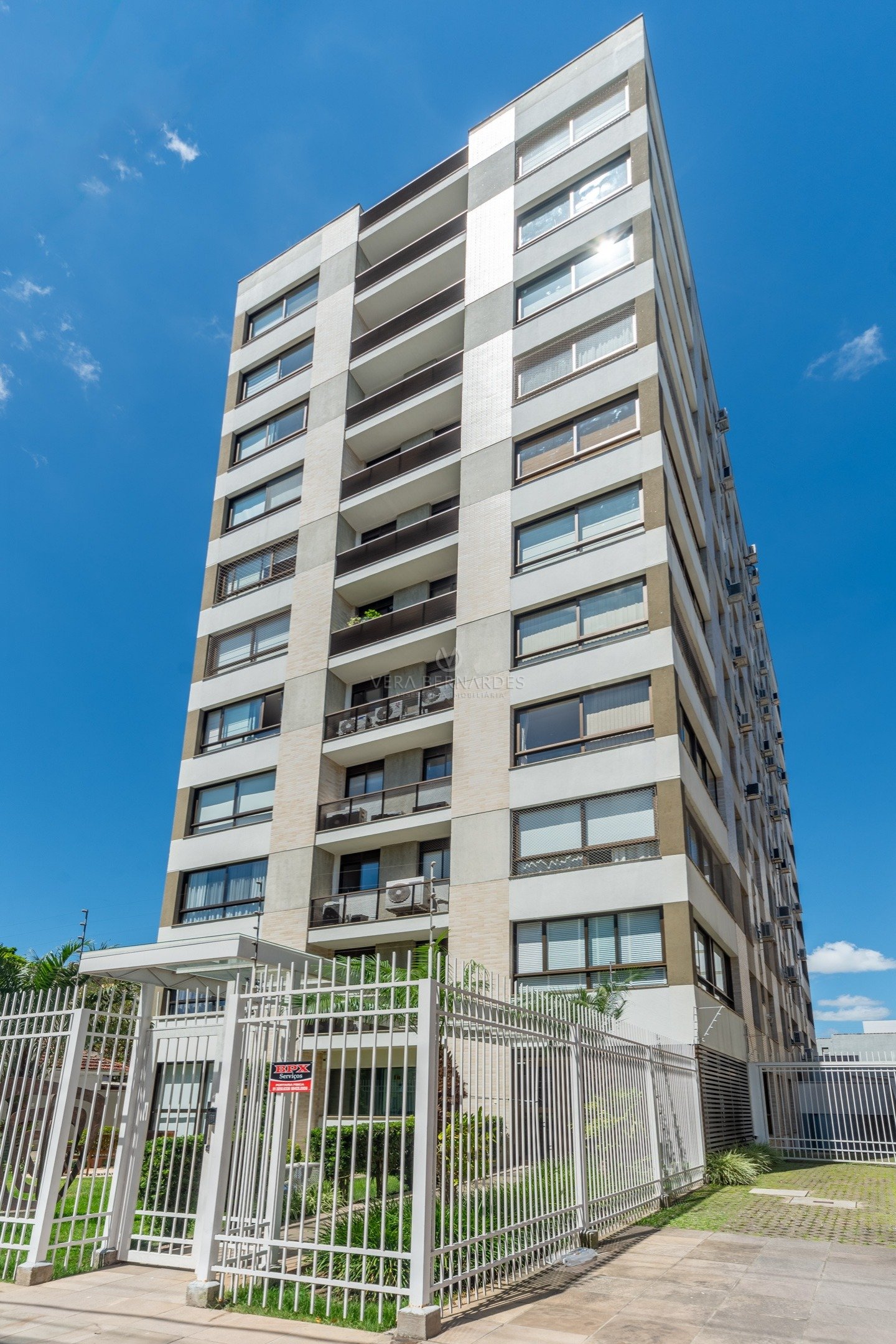 Apartamento à venda com 2 dormitórios, 76m² e 1 vaga no bairro Menino Deus, Zona Central de Porto Alegre