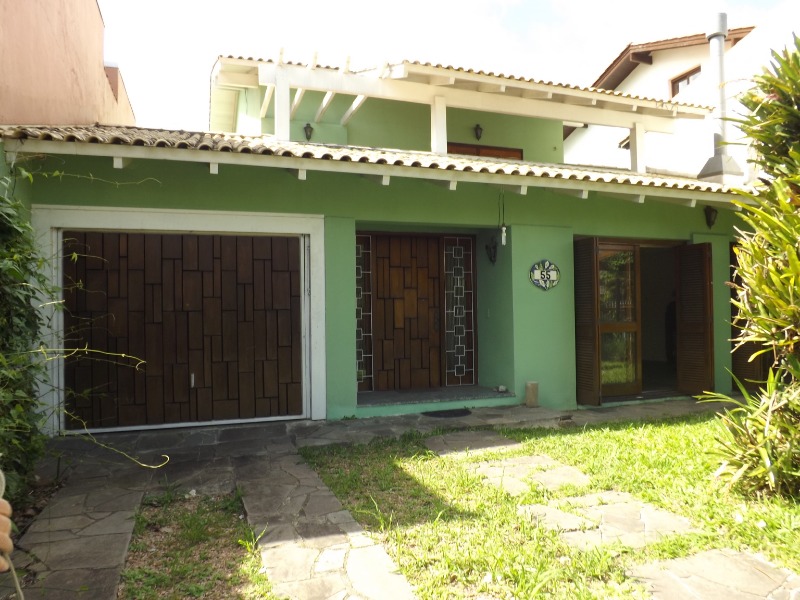 Casa à venda com 3 dormitórios, 360m² e 4 vagas no bairro Jardim Isabel, Zona Sul de Porto Alegre
