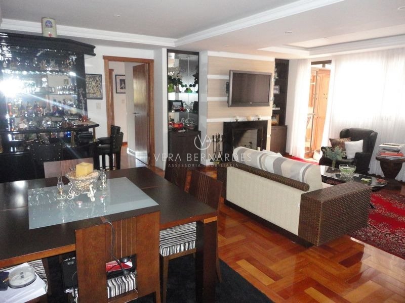 Apartamento à venda com 3 dormitórios, 238m² e 2 vagas no bairro Menino Deus, Zona Sul de Porto Alegre