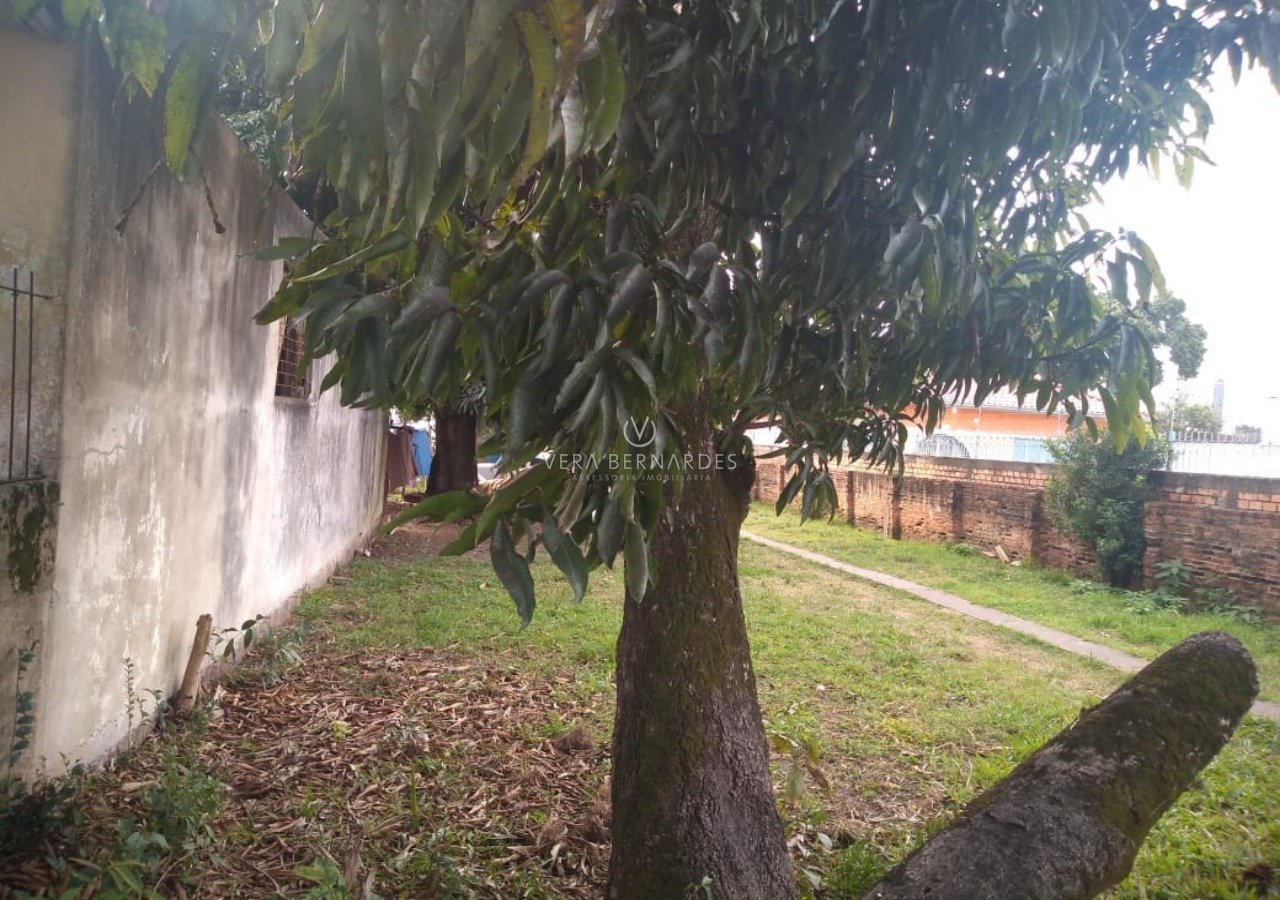 Terreno à venda com 670m² no bairro Camaquã, Zona Sul de Porto Alegre