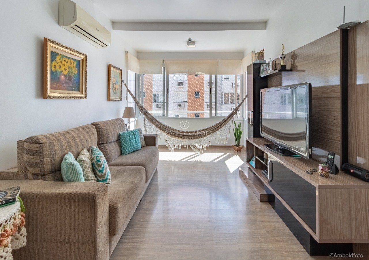 Apartamento à venda com 3 dormitórios, 86m² e 2 vagas no bairro Tristeza, Zona Sul de Porto Alegre