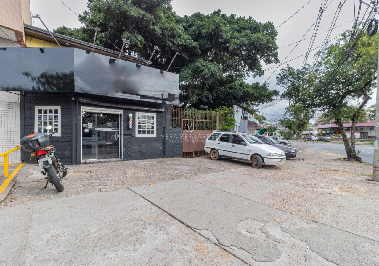 Terreno à venda com 793m² no bairro Cavalhada, Zona Sul de Porto Alegre