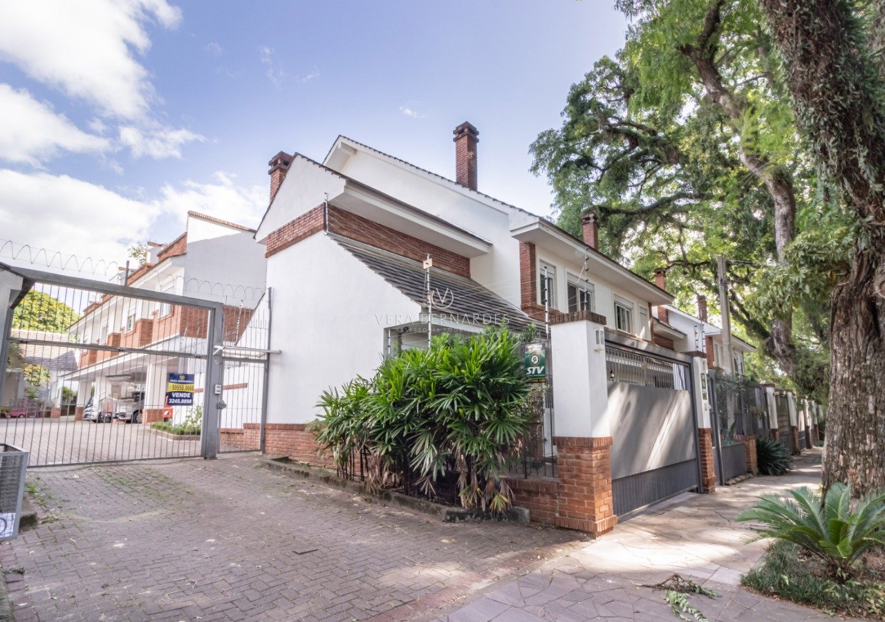 Casa em Condomínio à venda com 3 dormitórios, 204m² e 2 vagas no bairro Jardim Isabel, Zona Sul de Porto Alegre