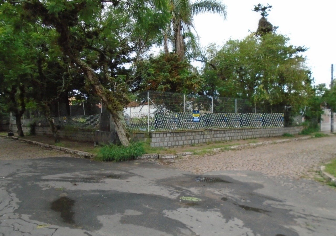 Terreno à venda com 880m² no bairro Ipanema, Zona Sul de Porto Alegre
