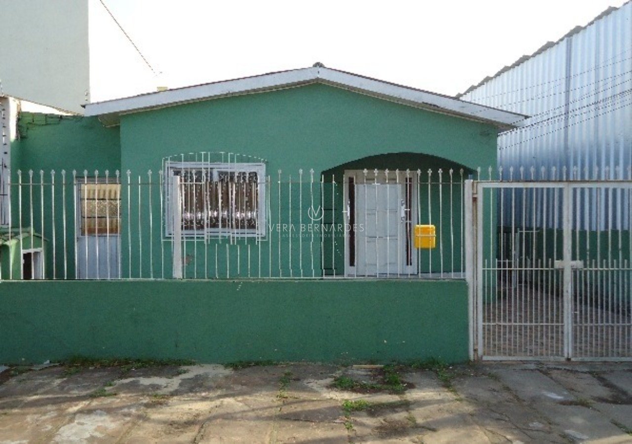 Terreno à venda com 327m² no bairro Camaquã, Zona Sul de Porto Alegre