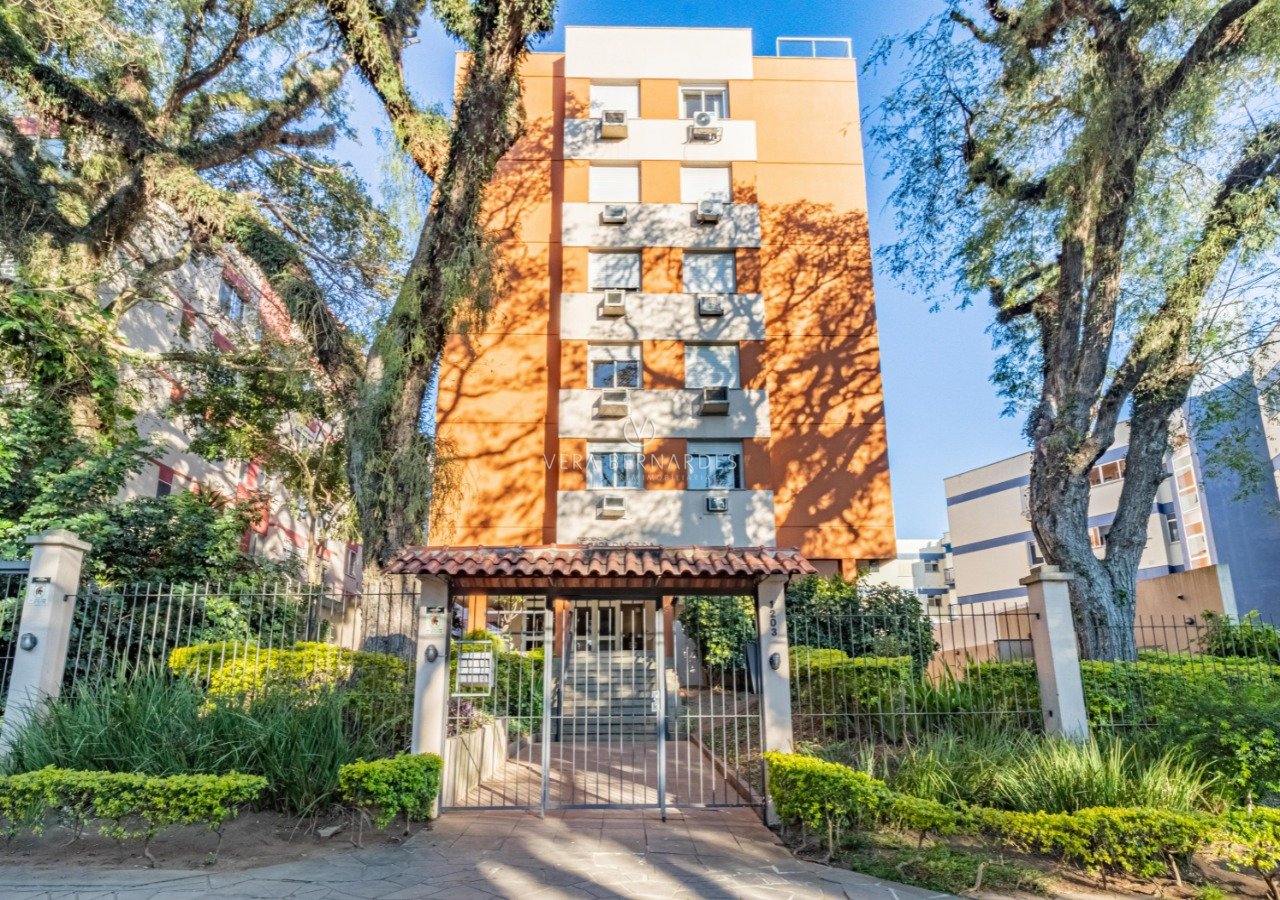 Cobertura à venda com 3 dormitórios, 153m² e 1 vaga no bairro Tristeza, Zona Sul de Porto Alegre