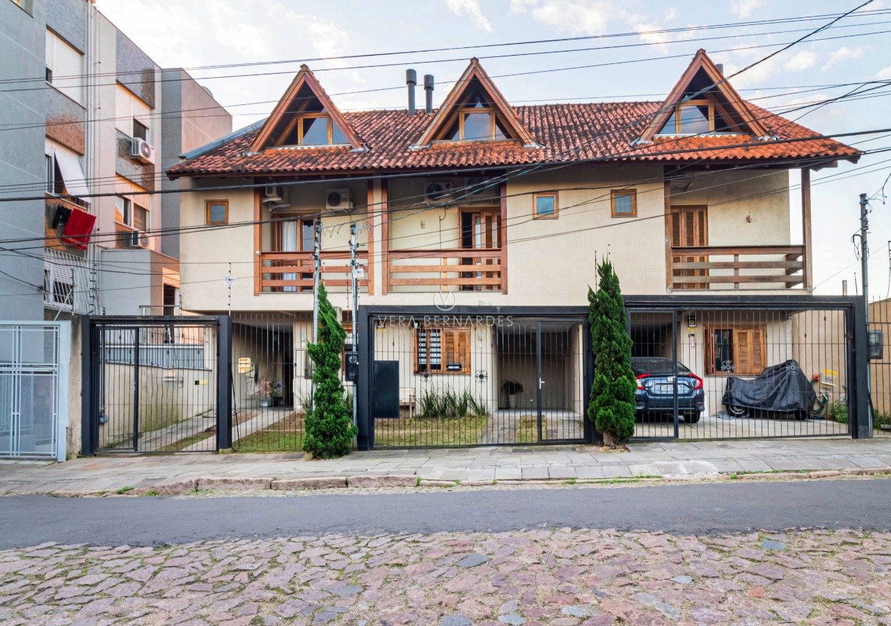 Casa em Condomínio à venda com 3 dormitórios, 137m² e 2 vagas no bairro Tristeza, Zona Sul de Porto Alegre