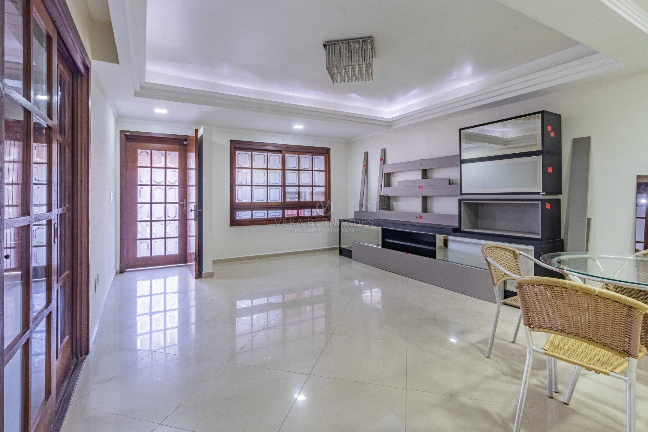 Casa à venda com 3 dormitórios, 180m² e 3 vagas no bairro Ipanema, Zona Sul de Porto Alegre