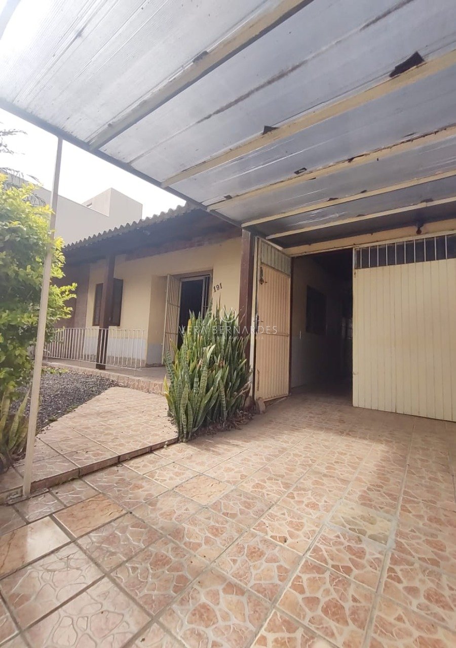 Casa Térrea à venda com 3 dormitórios, 163m² e 2 vagas no bairro Aberta dos Morros, Zona Sul de Porto Alegre