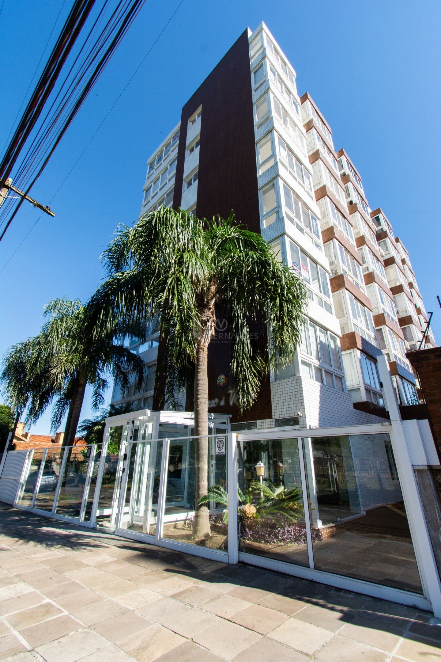 Apartamento à venda com 2 dormitórios, 60m² e 2 vagas no bairro Tristeza, Zona Sul de Porto Alegre