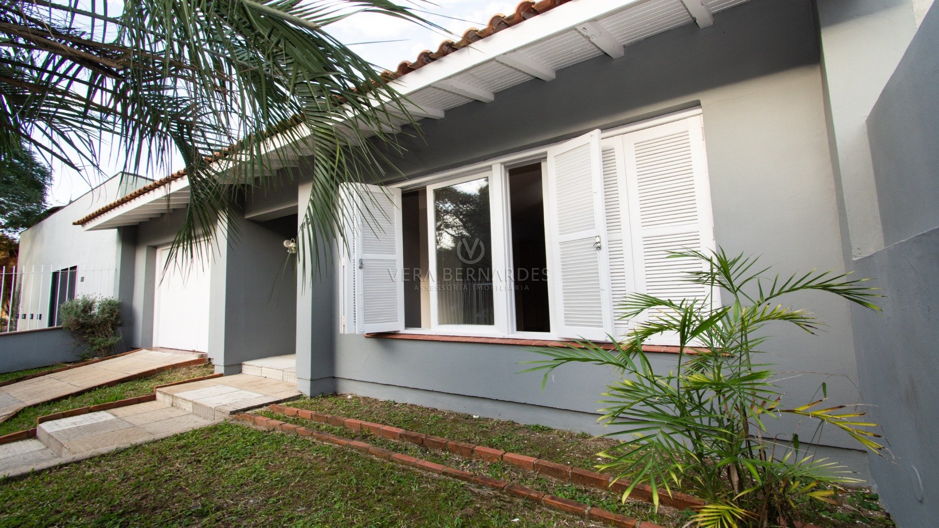 Casa Térrea à venda com 3 dormitórios, 172m² e 2 vagas no bairro Jardim Verde, Zona Sul de Porto Alegre