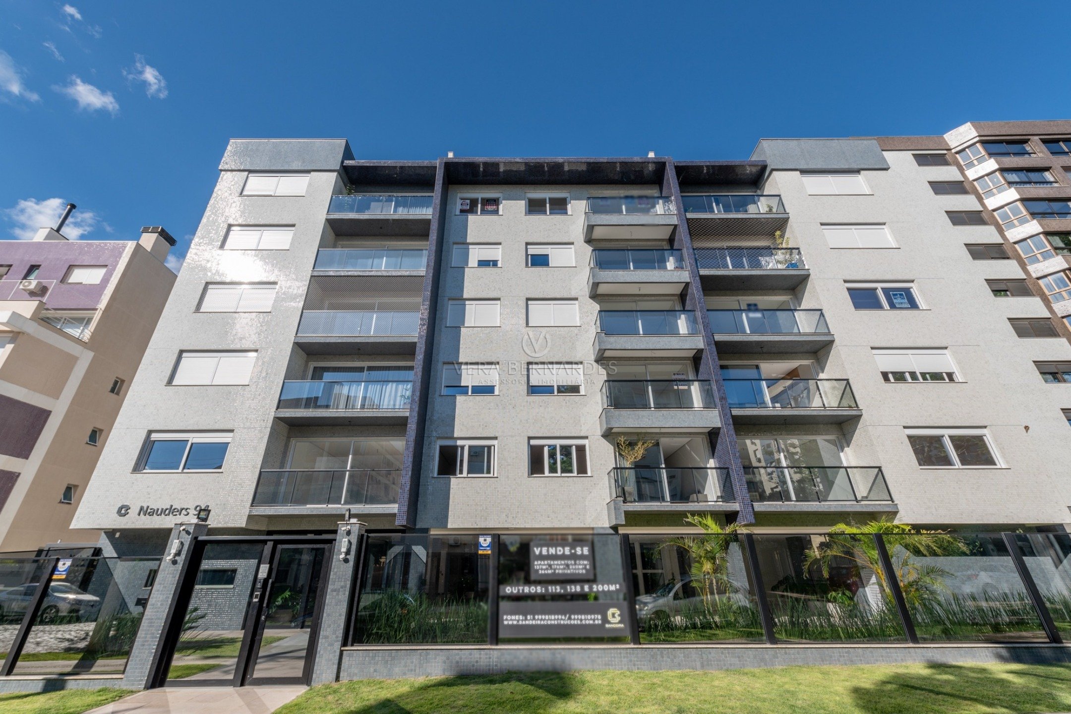 Cobertura à venda com 3 dormitórios, 260m² e 3 vagas no bairro Tristeza, Zona Sul de Porto Alegre
