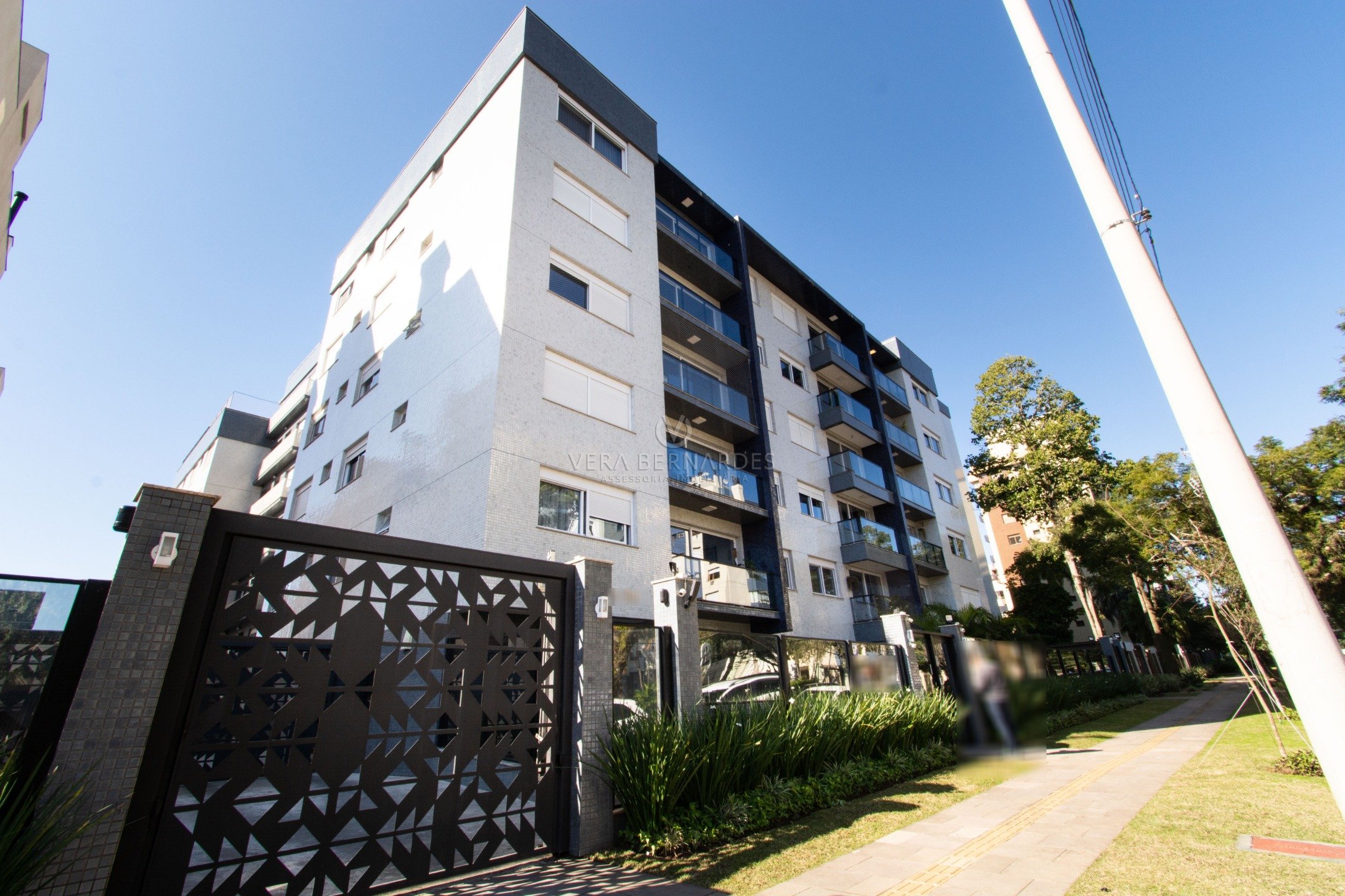 Apartamento à venda com 3 dormitórios, 177m² e 2 vagas no bairro Tristeza, Zona Sul de Porto Alegre